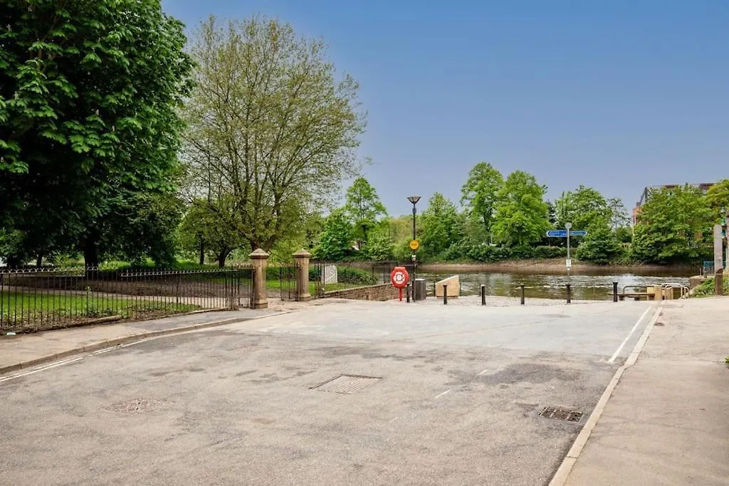 度假居 Blue Bridge View With Free Parking - York City Centre